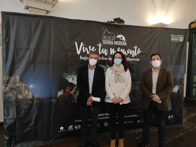 La vicepresidenta del Patronato Provincial de Turismo, Inmaculada Silas, en la inauguración de la Mesa de Astroturismo.