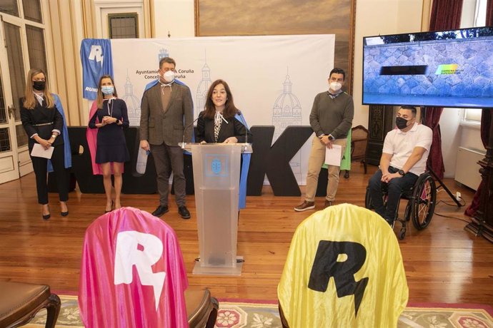 La alcaldesa de A Coruña, Inés Rey, en rueda de prensa