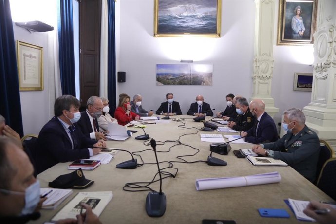 La junta local de seguridad, copresidida por el alcalde de Málaga, Francisco de la Torre, y el subdelegado del Gobierno de España en la provincia, Javier Salas,