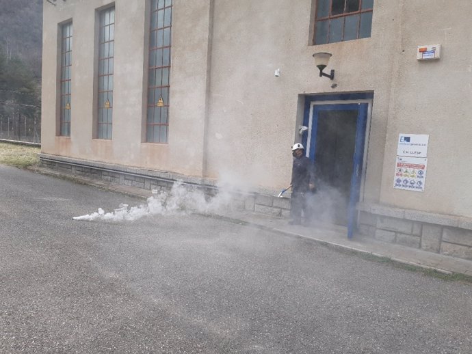 Simulacro de emergencia en la central hidráulica de Llesp, en el término municipal de El Pont de Suert (Lleida)