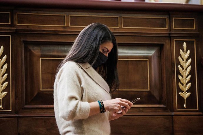 Archivo - La secretaria general de Vox en el Congreso, Macarena Olona, en una sesión plenaria