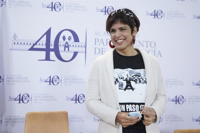 La portavoz adjunto de Adelante Andalucía y diputada no adscrita, Teresa Rodríguez, durante la rueda de prensa de los portavoces de los grupos parlamentarios antes de la sesión en el Parlamento de Andalucía, a 6 de abril de 2022 en Sevilla (Andalucía, E