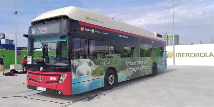 El primer autobús de hidrógeno verde se pondrá en funcionamiento este jueves en la línea X1