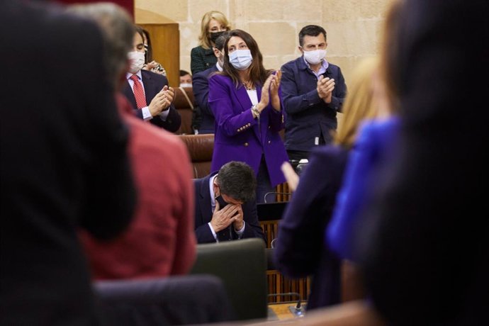 El Pleno del Parlamento de Andalucía rinde un homenaje a Javier Imbroda