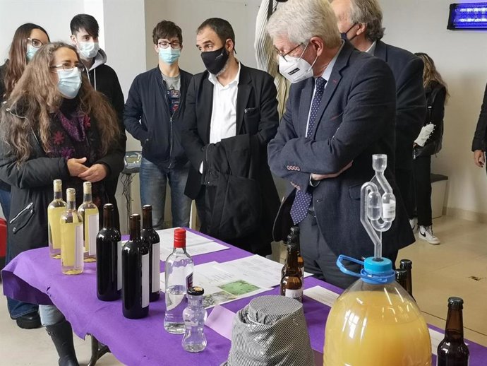 El secretario de Estado de Educación, Alejandro Tiana, visita el IES Binissalem.