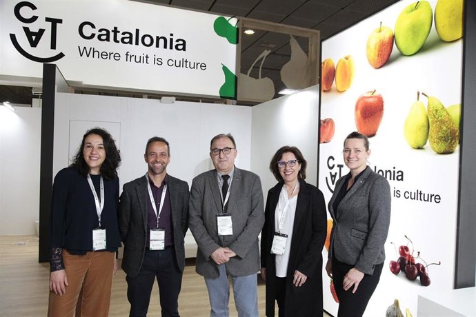 El secretario de Alimentación de la Generalitat, Carmel Mdol, el director gerente de Prodeca, Ramon Sentmartí, y la delegada del Govern en Alemania, Marie Kapretz