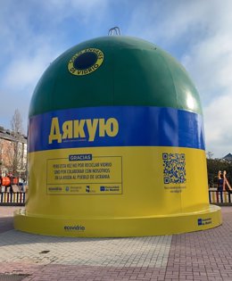 Ecovidrio y Mensajeros de la Paz hacen un llamamiento a través del contenedor más grande del mundo para movilizar la ayuda solidaria a favor de los desplazados ucranianos