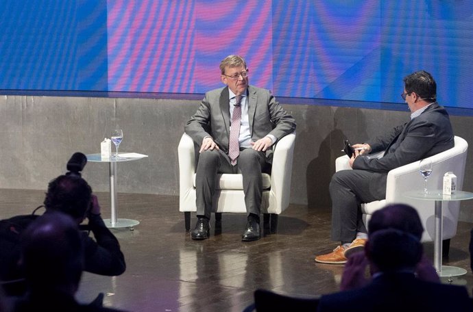 El presidente de la Generalitat Valenciana, Ximo Puig, participa en la mesa redonda La Comunidad Valenciana, un nuevo modelo de desarrollo, en la segunda edición del foro económico español Wake Up, Spain!. 