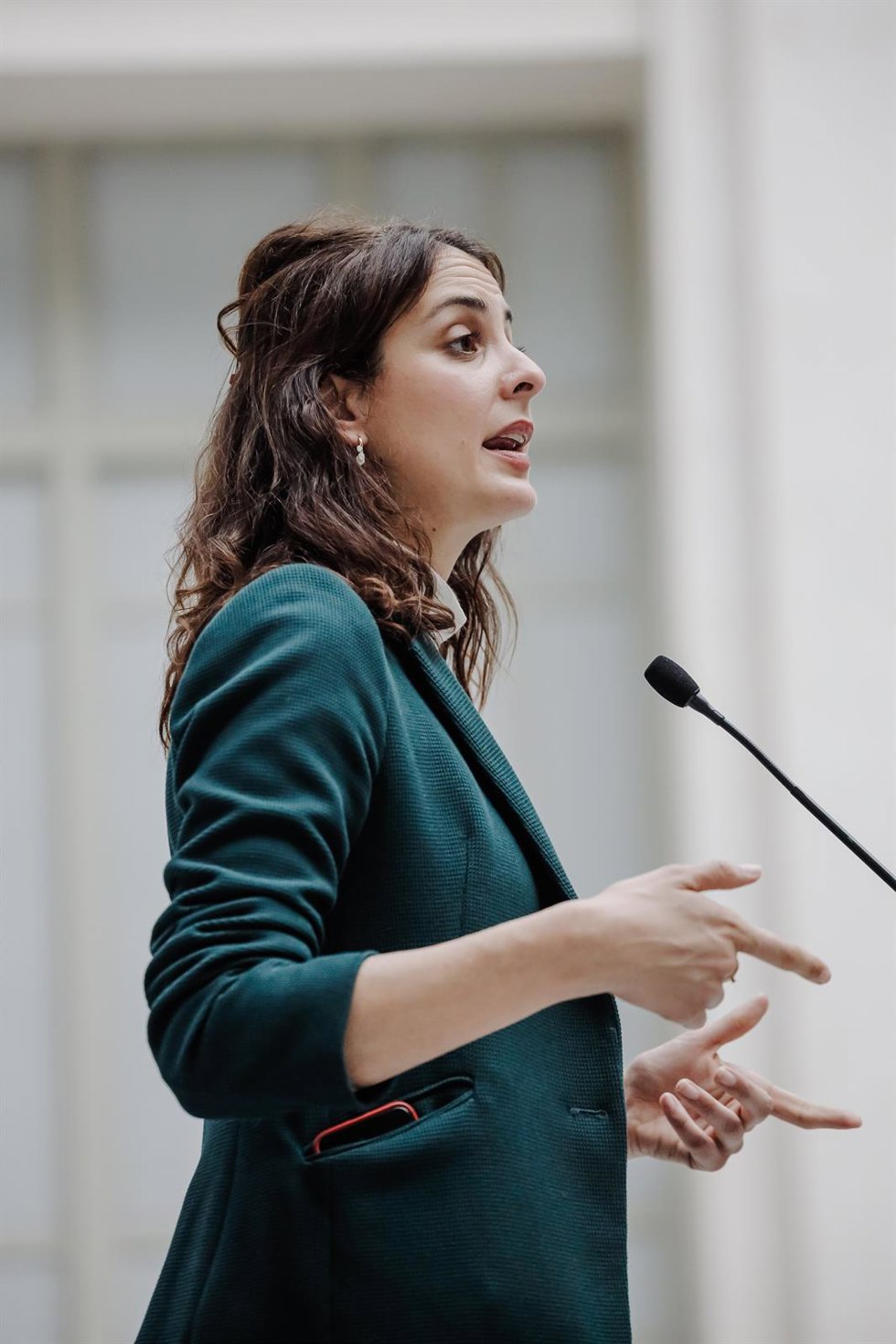 La portavoz de Más Madrid en el Ayuntamiento, Rita Maestre, comparece durante una sesión plenaria en el Ayuntamiento de Madrid