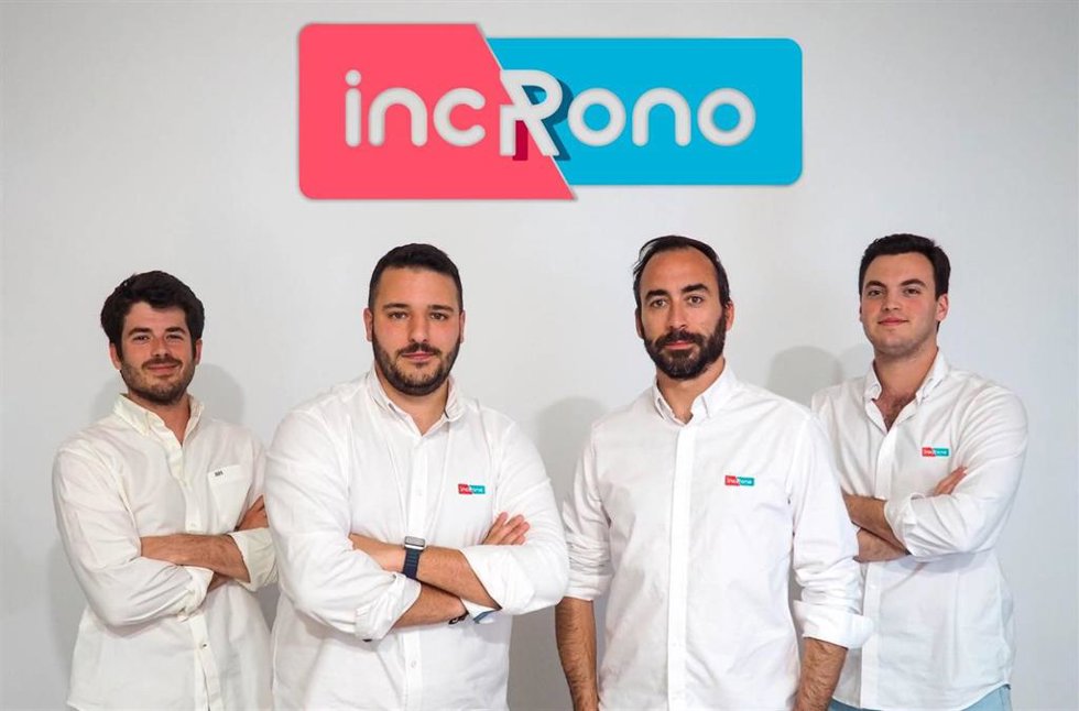 Emprendedores que han puesto en marcha Incrono con apoyo del Programa Minerva de la Junta y Vodafone.