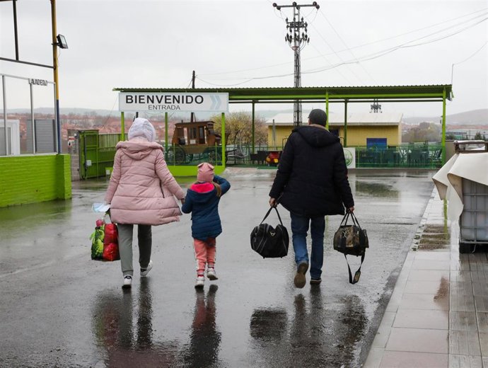 Una familia de refugiados ucranianos en una imagen de archivo