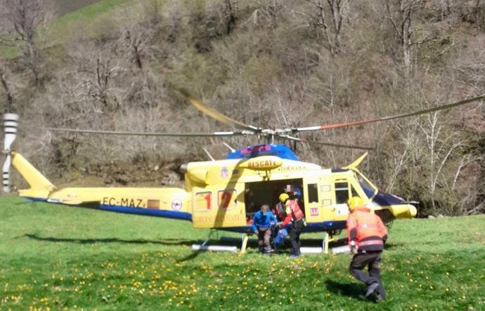 Evacuación de tres senderistas que habían quedado enriscados entre Castro Valnera y Lunada