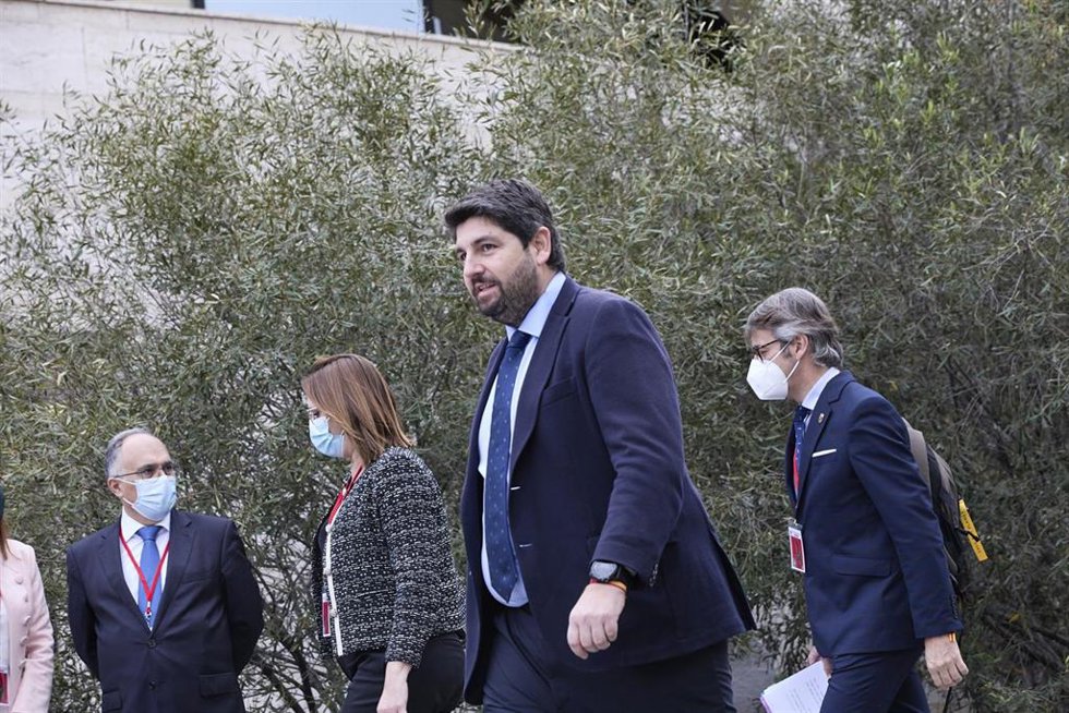 El presidente de Murcia, Fernando López Miras, a su llegada al Museo Arqueológico Benahoarita, a 13 de marzo de 2022, en Los Llanos de Aridane, La Palma, Canarias (España).