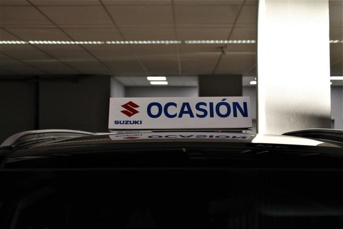 Archivo - Un cartel de 'Ocasión'