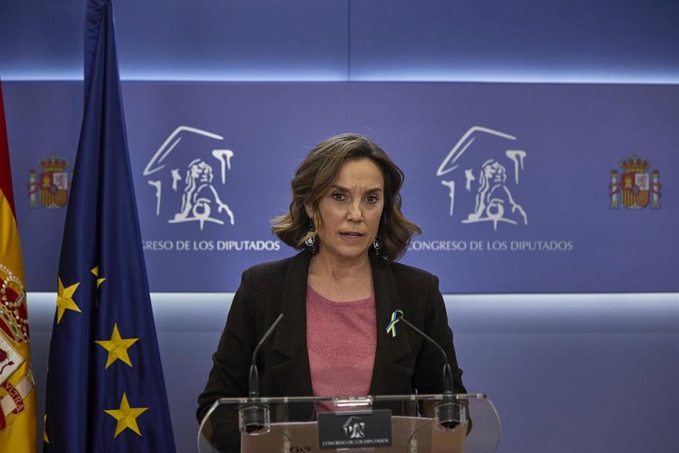 La Secretaria General del Partido Popular y portavoz del partido, Cuca Gamarra, en una rueda de prensa posterior a una Junta de Portavoces, en la Sala Constitucional del Congreso de los Diputados, a 5 de abril de 2022, en Madrid (España).