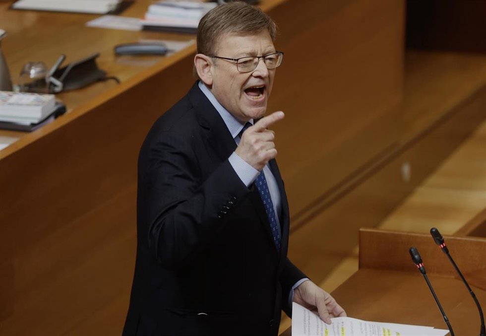 Ximo Puig interviene en la sesión de control en Les Corts