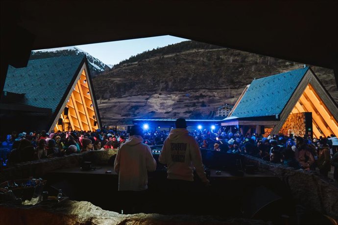 Archivo - LAbarset, durante la actuación de Sparrow & Barbossa el pasado 18 de febrero