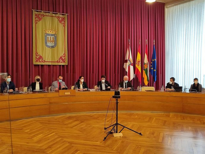 Archivo - Pleno del Ayuntamiento de Logroño