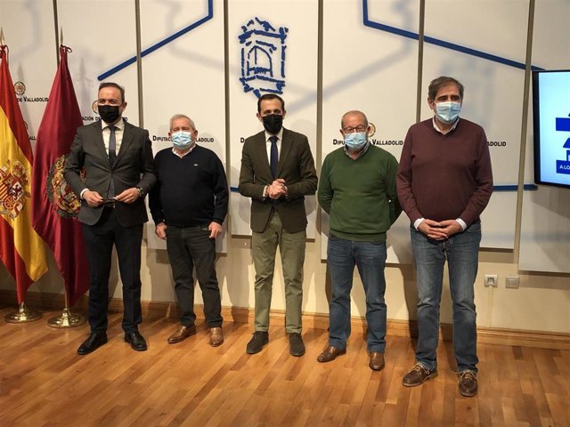 De izquierda a derecha: Víctor Alonso, Fermín Hernández, Emilio Escudero, Conrado Íscar y José Andrés Sanz González.