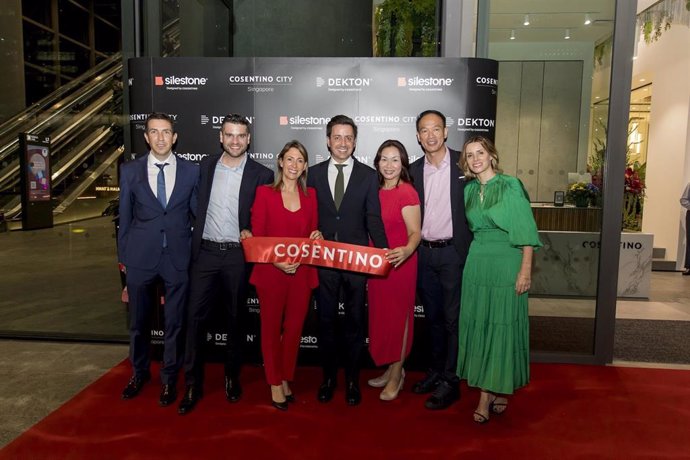 Acto de reapertura del City de Cosentino en Singapur