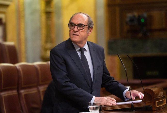 El Defensor del Pueblo, Ángel Gabilondo, interviene en una sesión plenaria, en el Congreso 