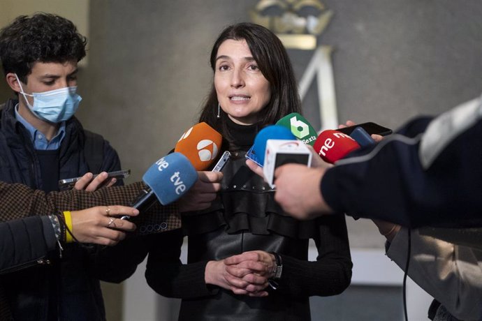 La ministra de Justicia, Pilar Llop, ofrece declaraciones a los medios tras intervenir en la reunión del Grupo de Trabajo de Contratación, Soluciones y Tecnología, en la Fábrica Nacional de Moneda y Timbre, a 7 de abril de 2022, en Madrid (España). Dura