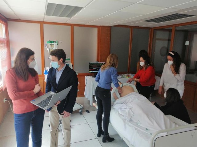 Sesión formativa con los nuevos simuladores.