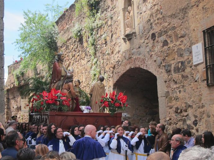 Archivo - Imagen de archivo de la procesión de La Burrina el Domingo de Ramos de 2018