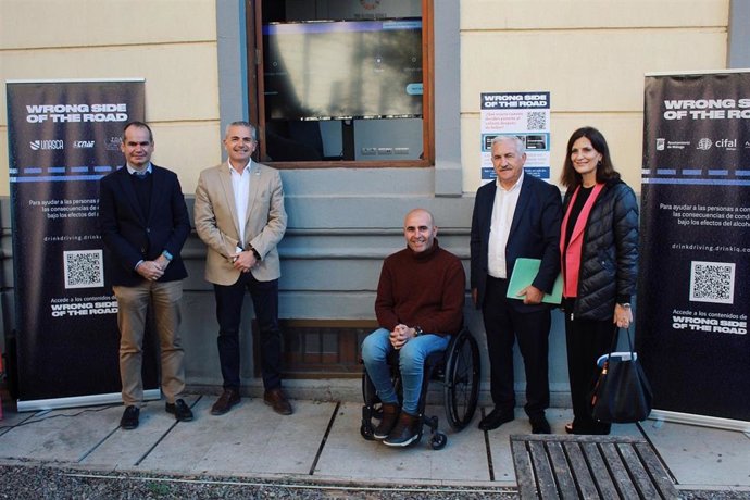 Cifal, Ayuntamiento de Málaga y Aesleme se unen en la campaña The Wrong Side of the Road para concienciar sobre los riesgos del alcohol al volante.