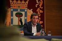 Almeida tuvo constancia de la presunta intervención de un familiar en contratos en pandemia a través de la prensa