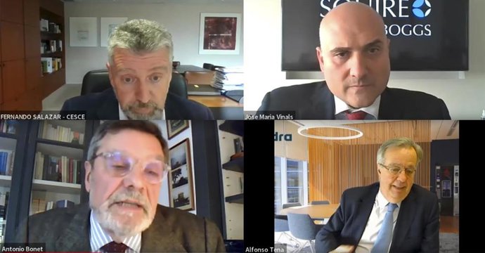 Fernando Salazar, presidente de Cesce, José María Viñals, socio comercio internacional y sanciones Squire Patton Boogs, Antonio Bonet, presidente Club Exportadores e Inversionres y Alfonso Tena director de relaciones institucionales de Indra