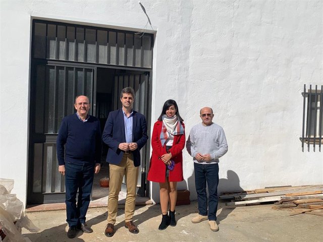Visita a las obras del centro empresarial de Valdepeñas de Jaén.
