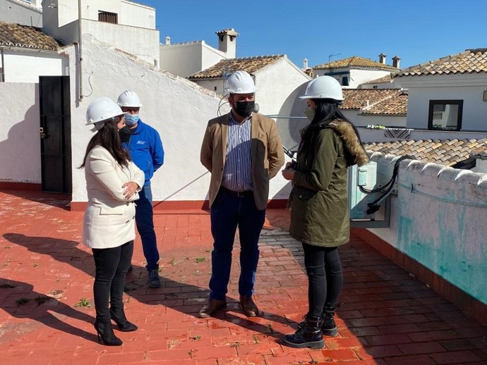 Miguel Rodríguez con la alcaldesa de El Gastor.