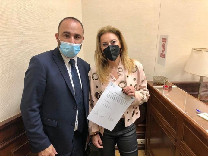 Los diputados Mario Cortés y Carolina España en el Congreso de los Diputados