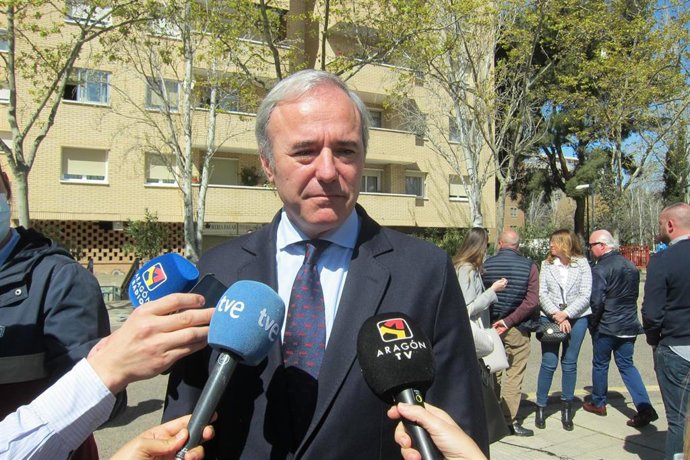 El alcalde de Zaragoza, Jorge Azcón, anuncia el regreso de la selección española a La Romareda.