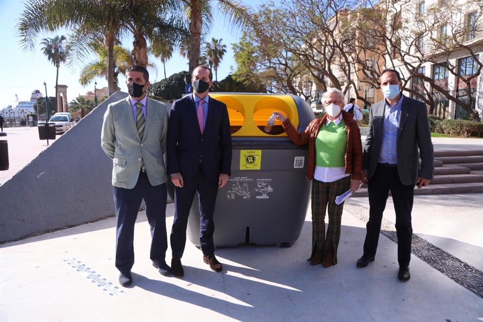 El Ayuntamiento de Málaga y Ecoembes implantan un sistema de recompensas para promover el reciclaje de plástico