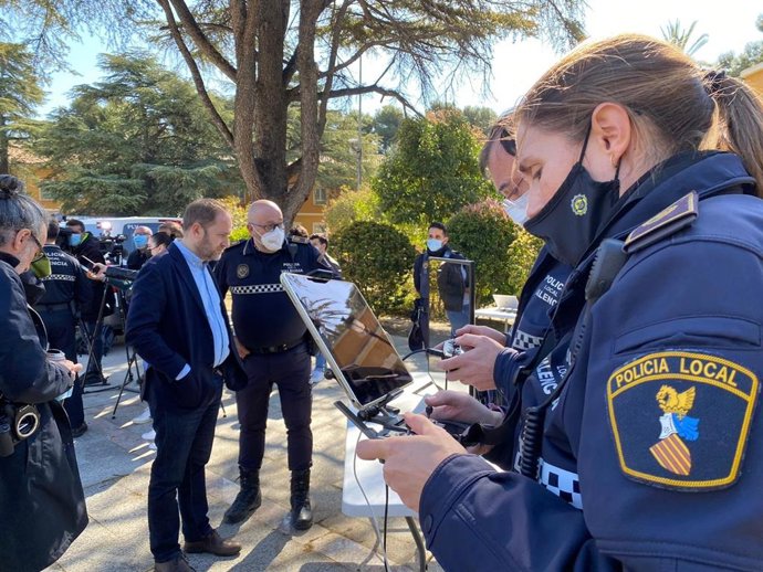 Presentación del dron en la central de Policía Local de Valncia