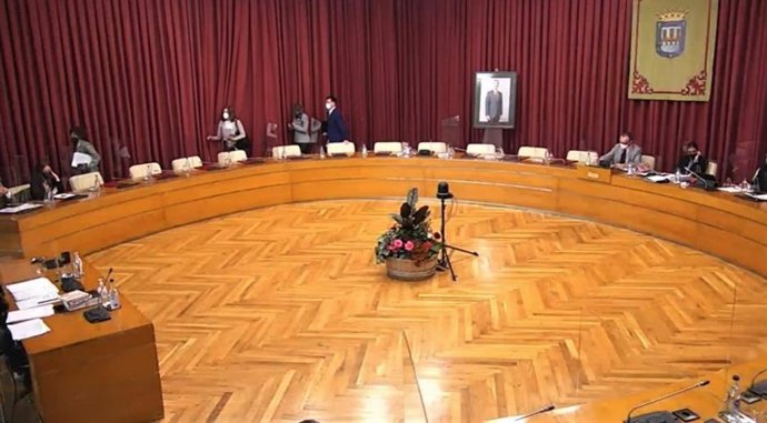 El pleno de abril del Ayuntamiento de Logroño ha acabado de forma abrupta, al abandonar la sesión los Grupos Municipales de PP y Ciudadanos.