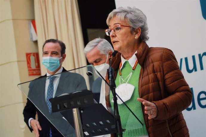 Teresa Porras, concejala de Servicios Operativos, Playas y Fiestas de Málaga capital en rueda de prensa.