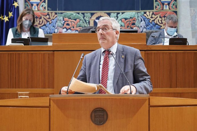 El consejero de Agricultura, Ganadería y Medio Ambiente del Gobierno de Aragón, Joaquín Olona.