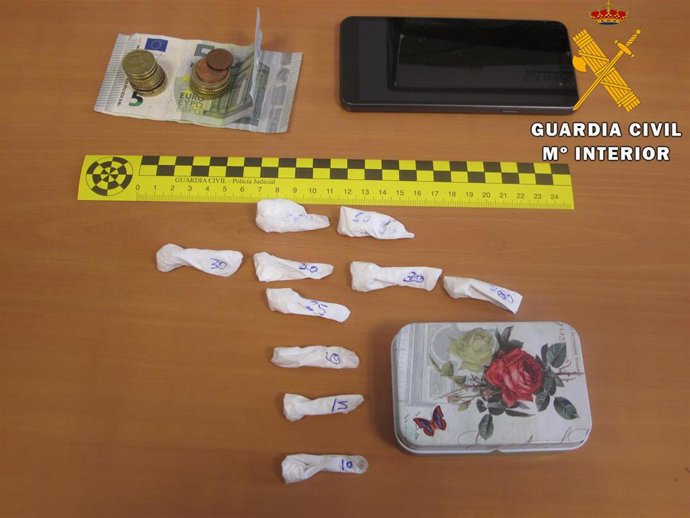 Envoltorios con las dosis de cocaína los precios puestos