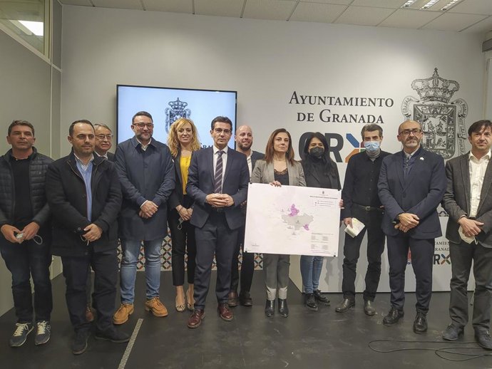 Rueda de prensa sobre el servicio de taxi conjunto de Granada y área metropolitana