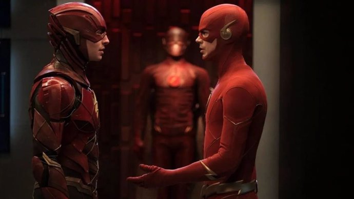 Fans de DC exigen que Grant Gustin sustituya a Ezra Miller como The Flash en el cine