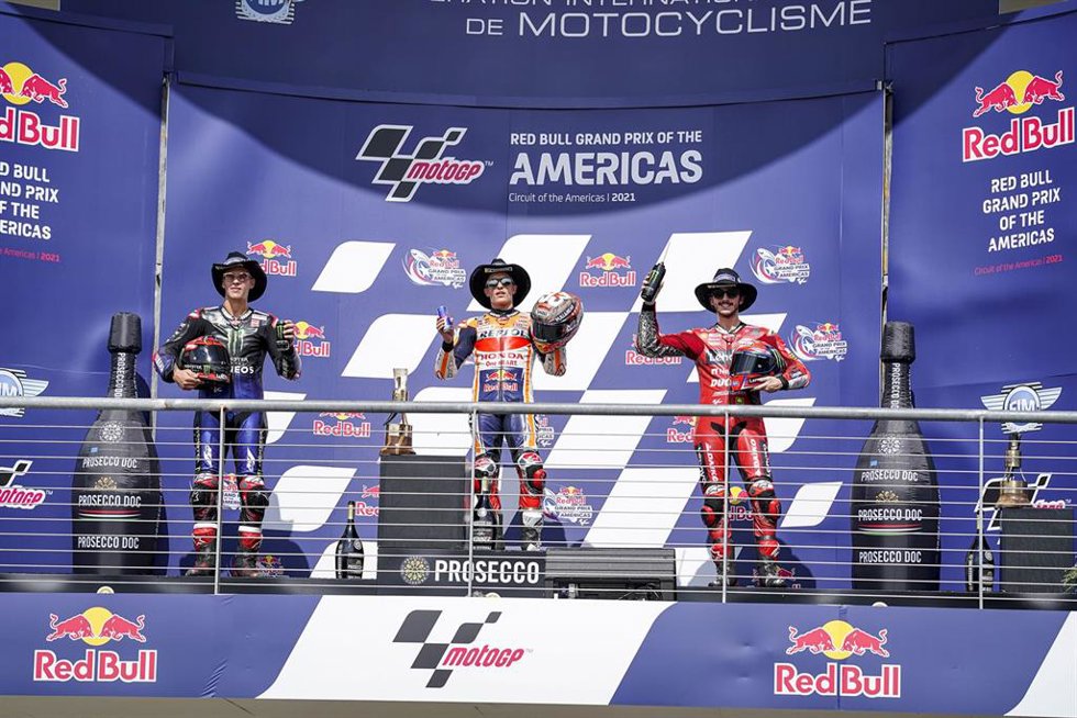 Archivo - Marc Márquez en el podio del GP de Las Américas de 2021 junto a Fabio Quartararo y Francesco Bagnaia