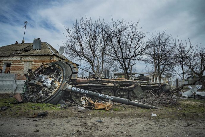Un tanque ruso destruido en Járkov