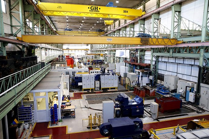 Archivo - Producción industrial en Cantabria