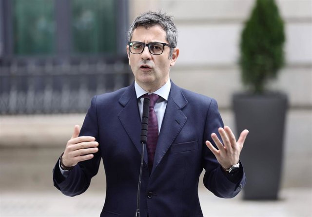 El ministro de la Presidencia, Relaciones con las Cortes y Memoria Democrática, Félix Bolaños, tras una reunión con ERC y En Comú Podem, a 23 de marzo de 2022, en Madrid (España).