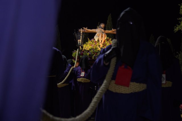 Escultura de Jesús en la Cruz durante la primera procesión de la Semana Santa 2022, en la madrugada del Viernes de Dolores en Cartagena, a 8 de abril de 2022, en Cartagena, Murcia (España).