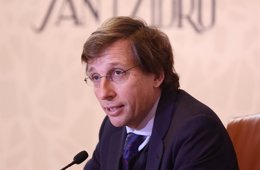 El alcalde de Madrid, José Luis Martínez-Almeida, participa en la firma del protocolo de actuación y presentación del Año Santo Jubilar San Isidro Labrador, en la Catedral de Nuestra Señora La Real de la Almudena, a 4 de abril de 2022, en Madrid (España).