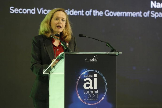 Archivo - La vicepresidenta segunda y ministra de Asuntos Económicos y Transformación Digital, Nadia Calviño, en la inauguración de la IV edición del foro de Ametic 'Artificial Intelligence Summit 2021'. 